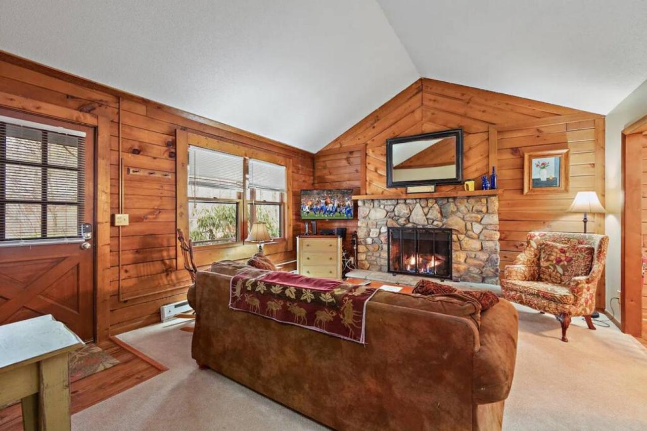 Classic Log Cabin With Fireplace On Quiet River Blowing Rock Buitenkant foto