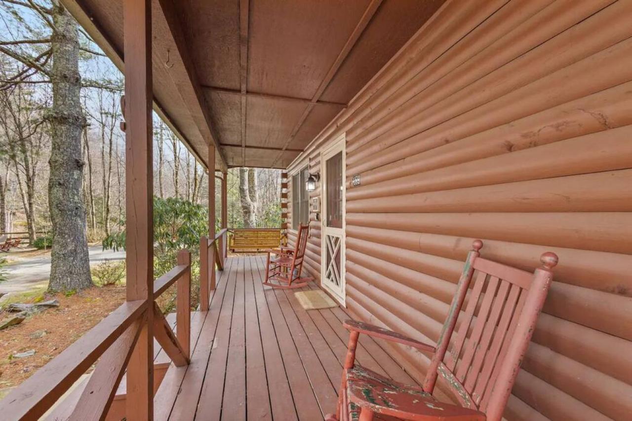 Classic Log Cabin With Fireplace On Quiet River Blowing Rock Buitenkant foto